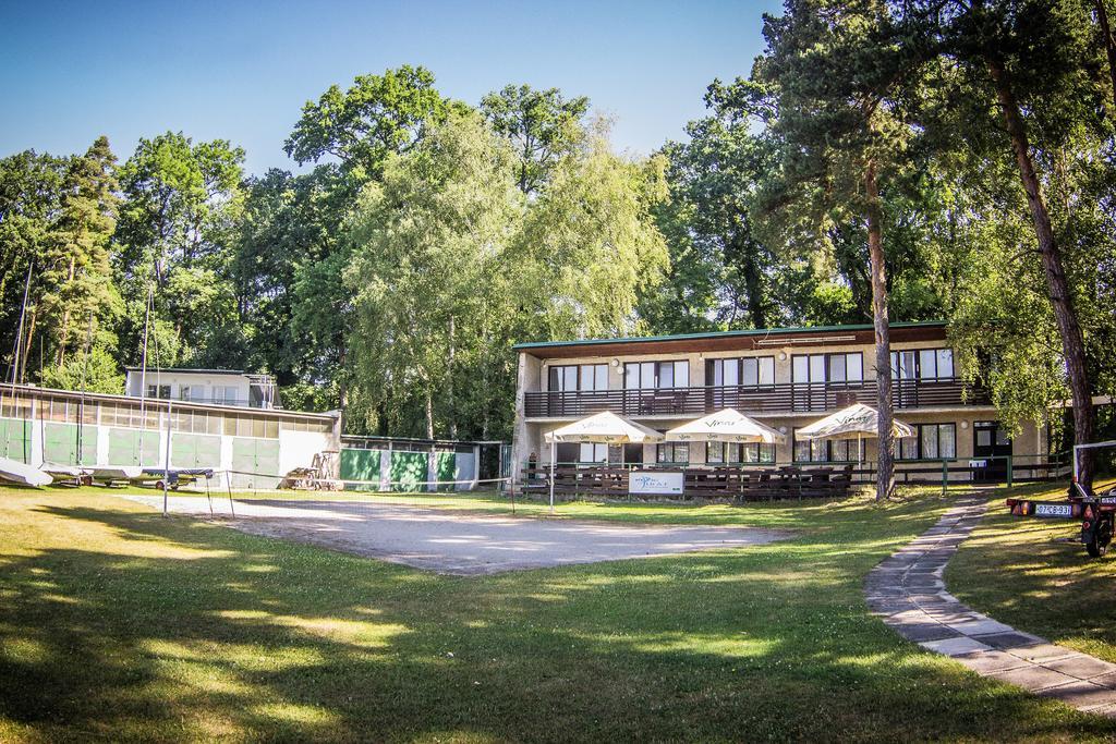Yacht Club Bezdrev Ξενοδοχείο Hluboká nad Vltavou Εξωτερικό φωτογραφία